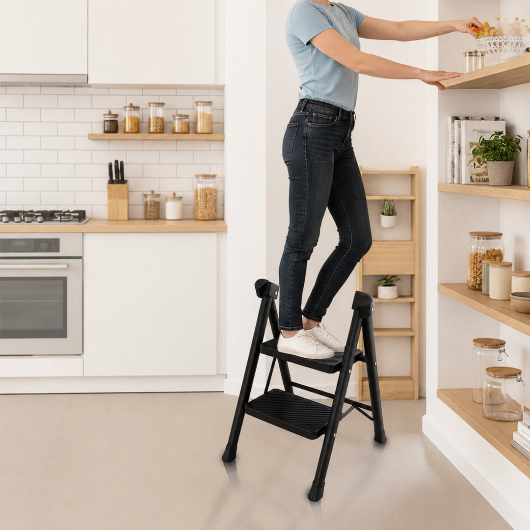 AIRLOCK KITCHENMATE 2-STEP STEEL LADDER