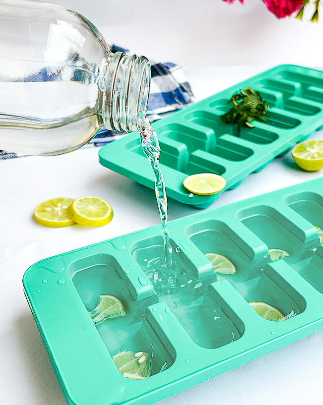 AIRLOCK ICE TRAY (SET OF 2)